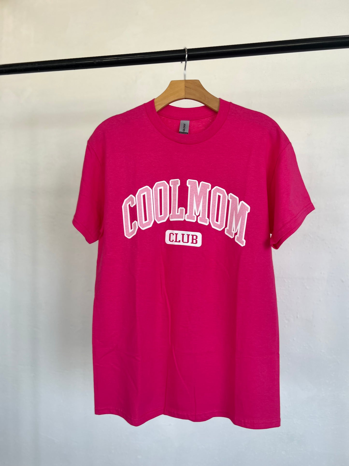 COOL MOM TEE HOT PINK VDAY COLLECTION