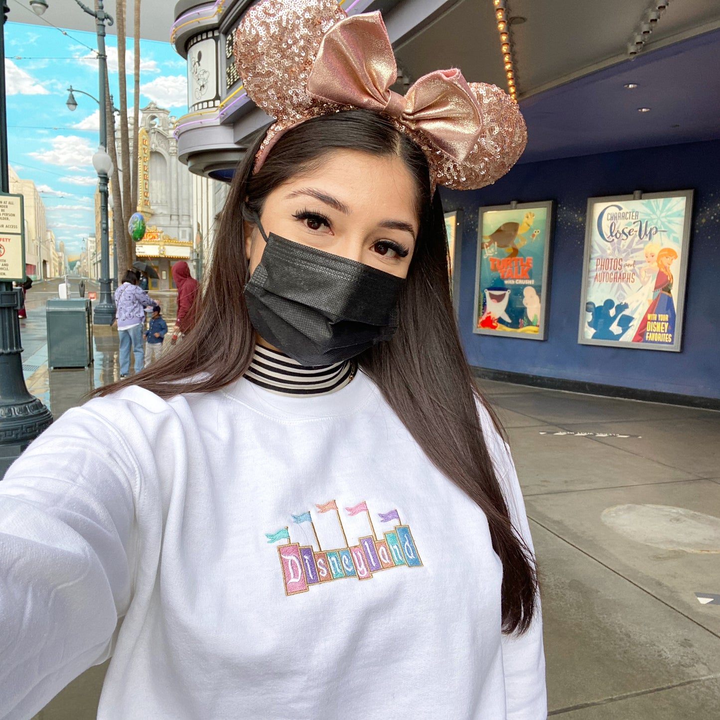 D-Land Crewneck (White)